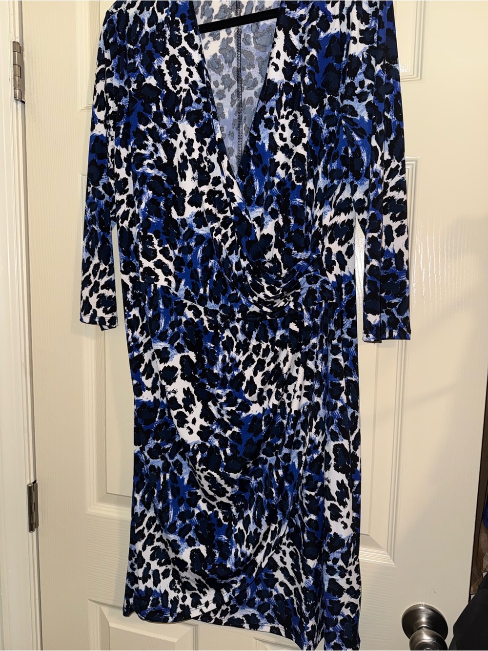 Jaclyn Smith Blue and White Animal Print Wrap Midi Dress